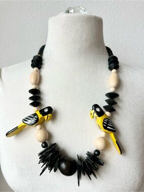 VTG Yellow & Black Parrots Carved Wood Bead Handmade Wood Statement Necklace 26”